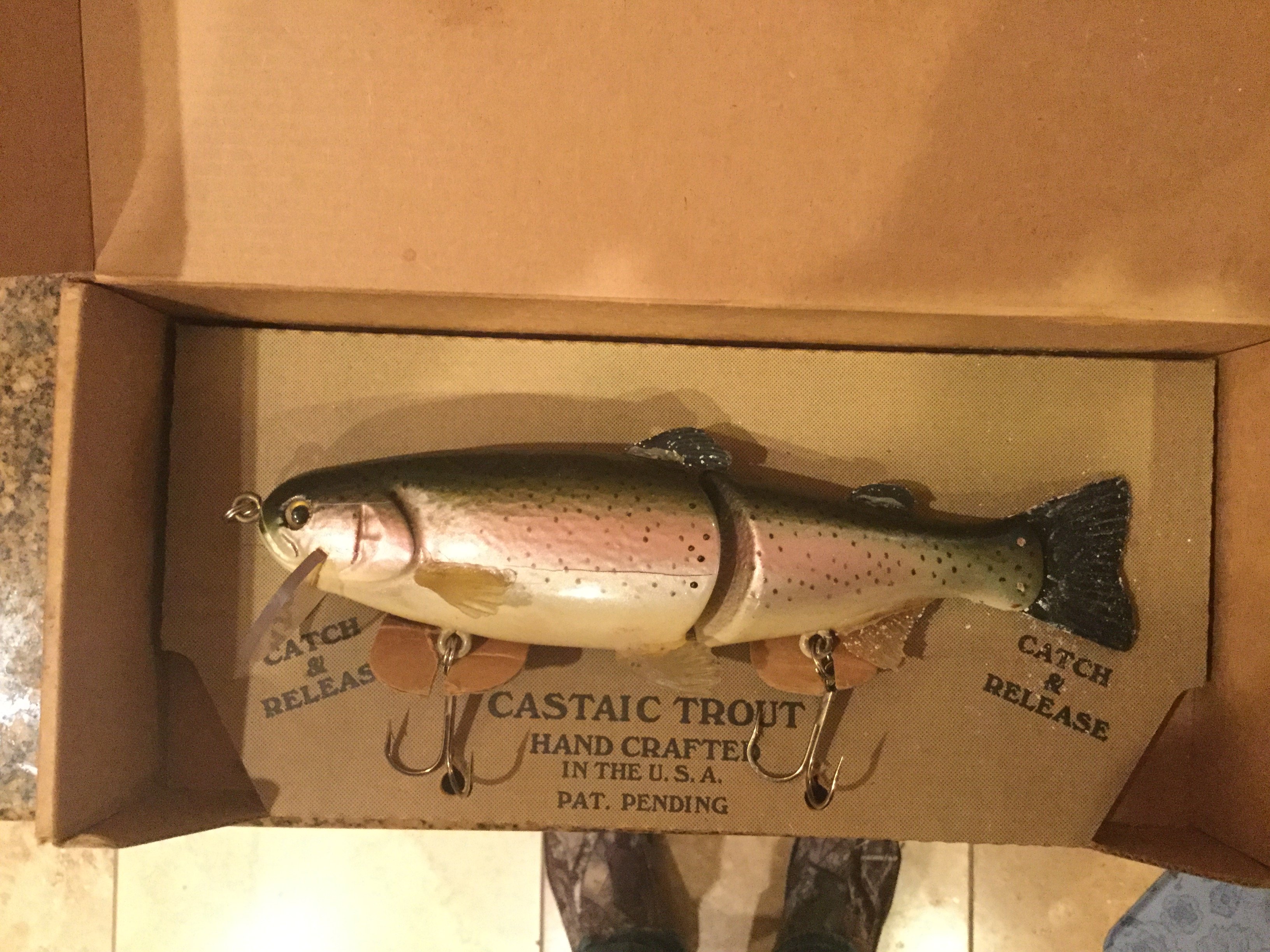 キャスティークトラウトvintage castaic orignal trout-