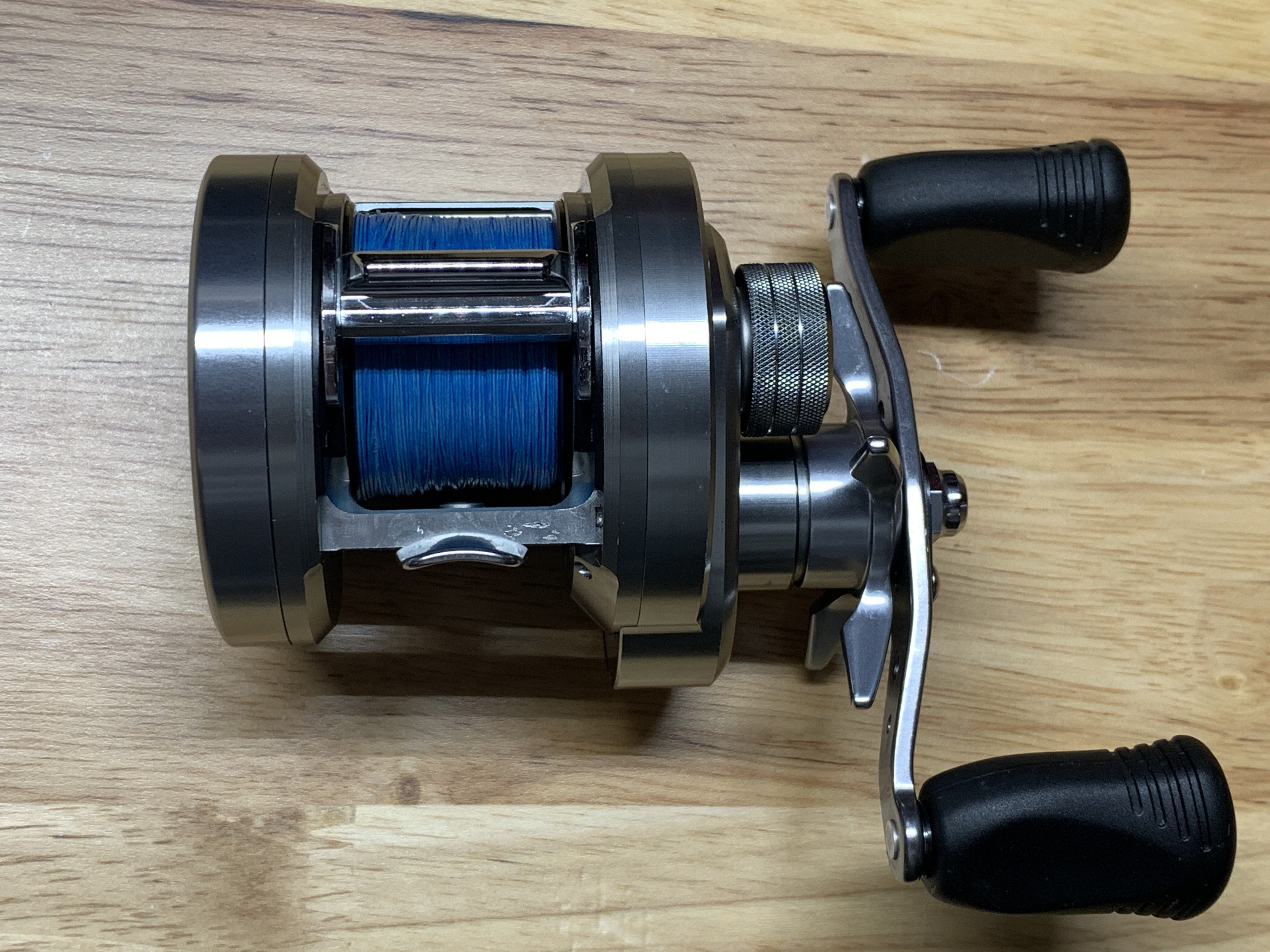 Team Daiwa 200 Sh Pluton Fishing Reel