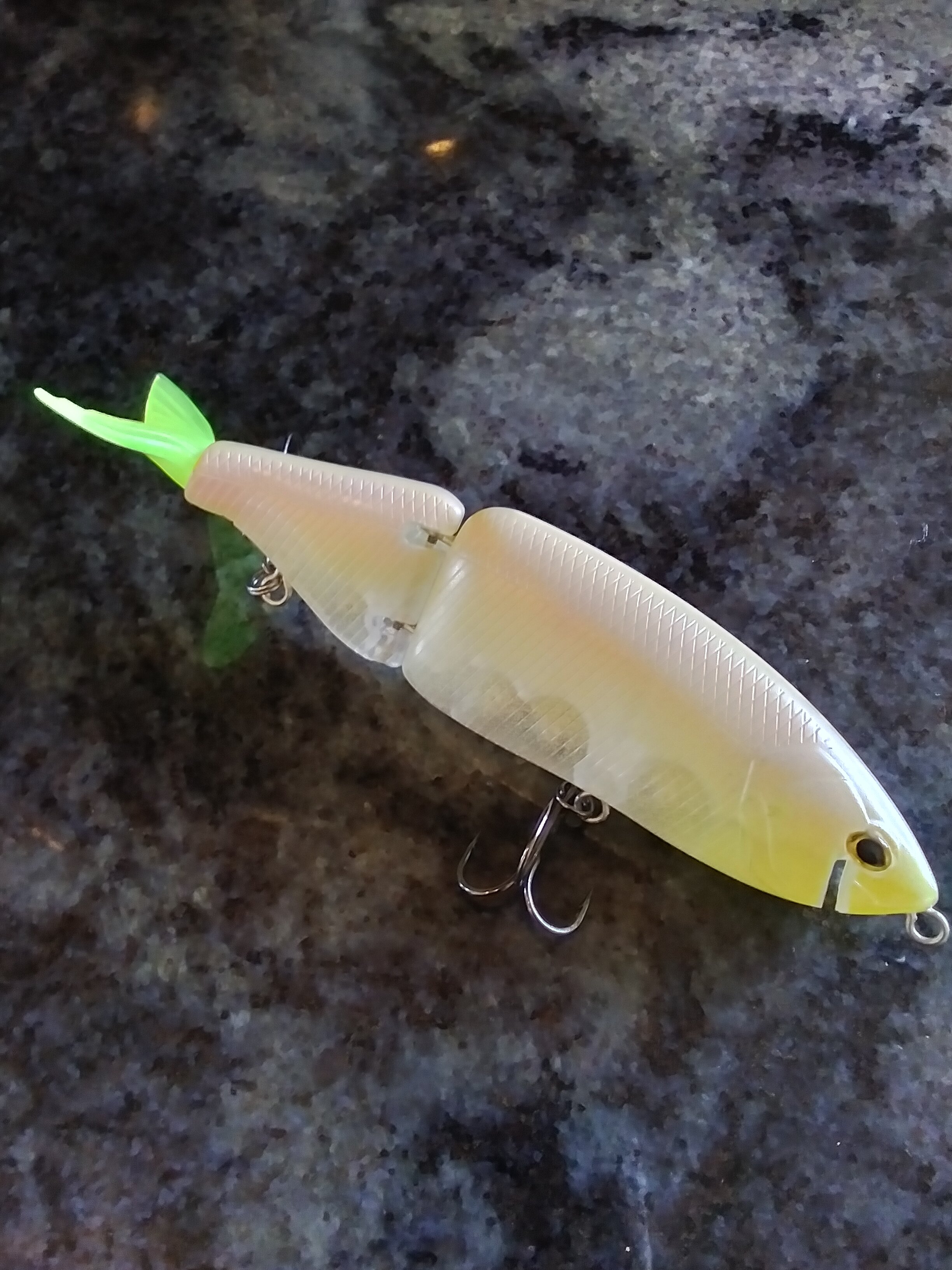 LOZ Glide Bait'n with the new HYPER SHAD in 47-48 degree water temps!!  4/9/22 