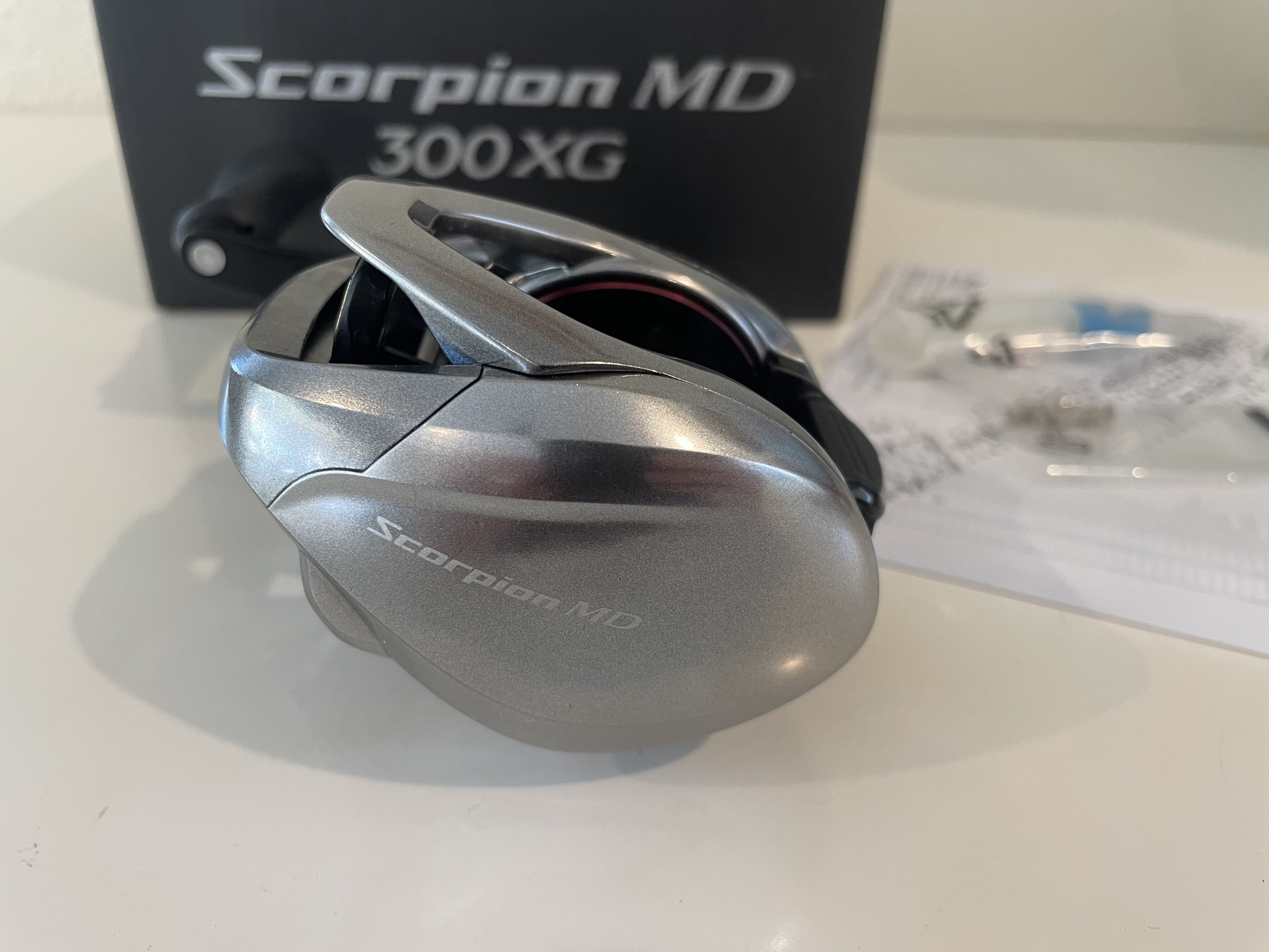 SHIMANO SCORPION MD 300 XG - Black Market - Swimbait Underground