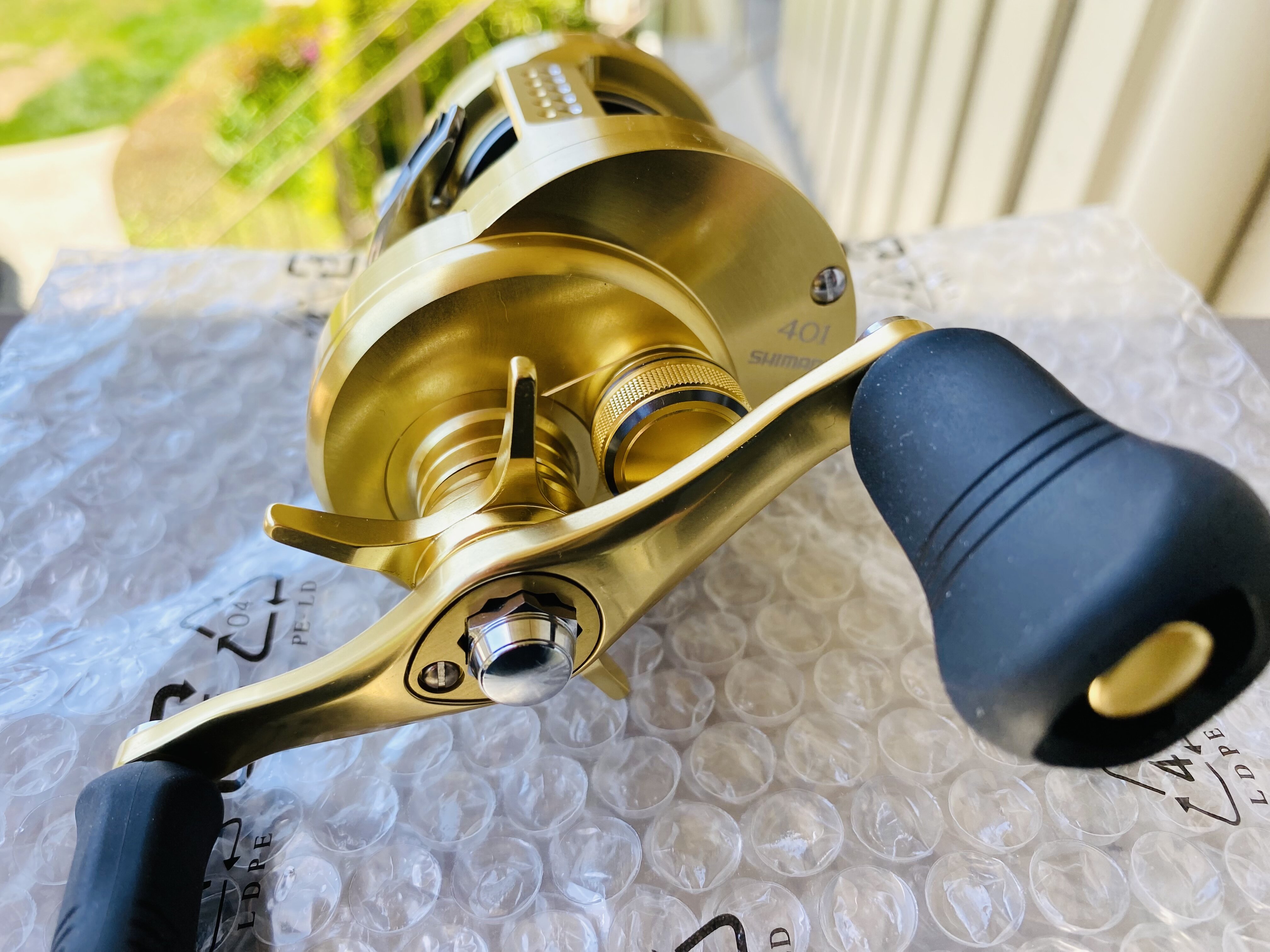 Shimano Calcutta Conquest 401 - Black Market - Swimbait Underground