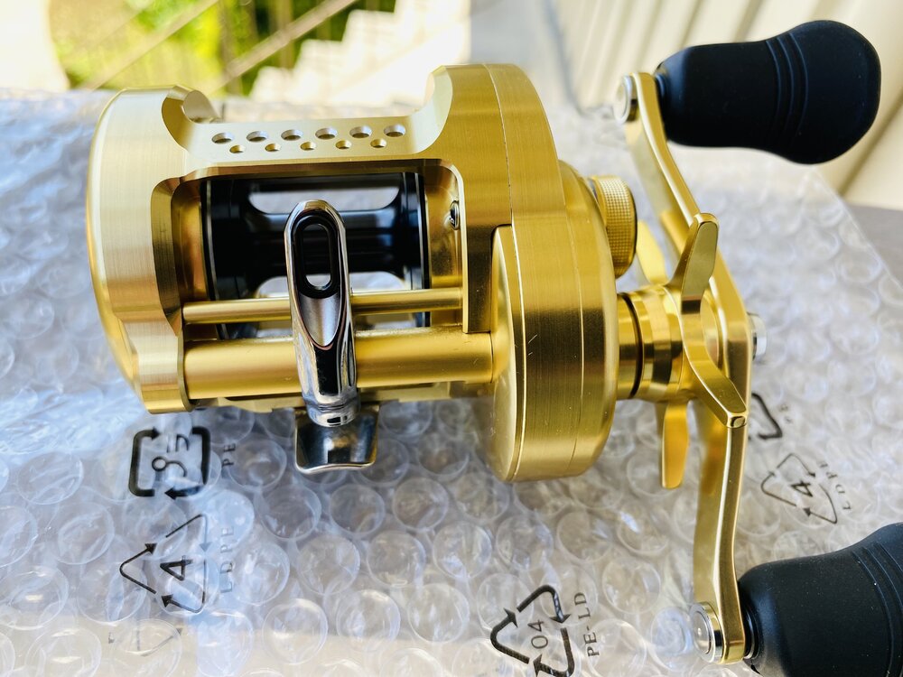 Shimano Calcutta Conquest 401 - Black Market - Swimbait Underground
