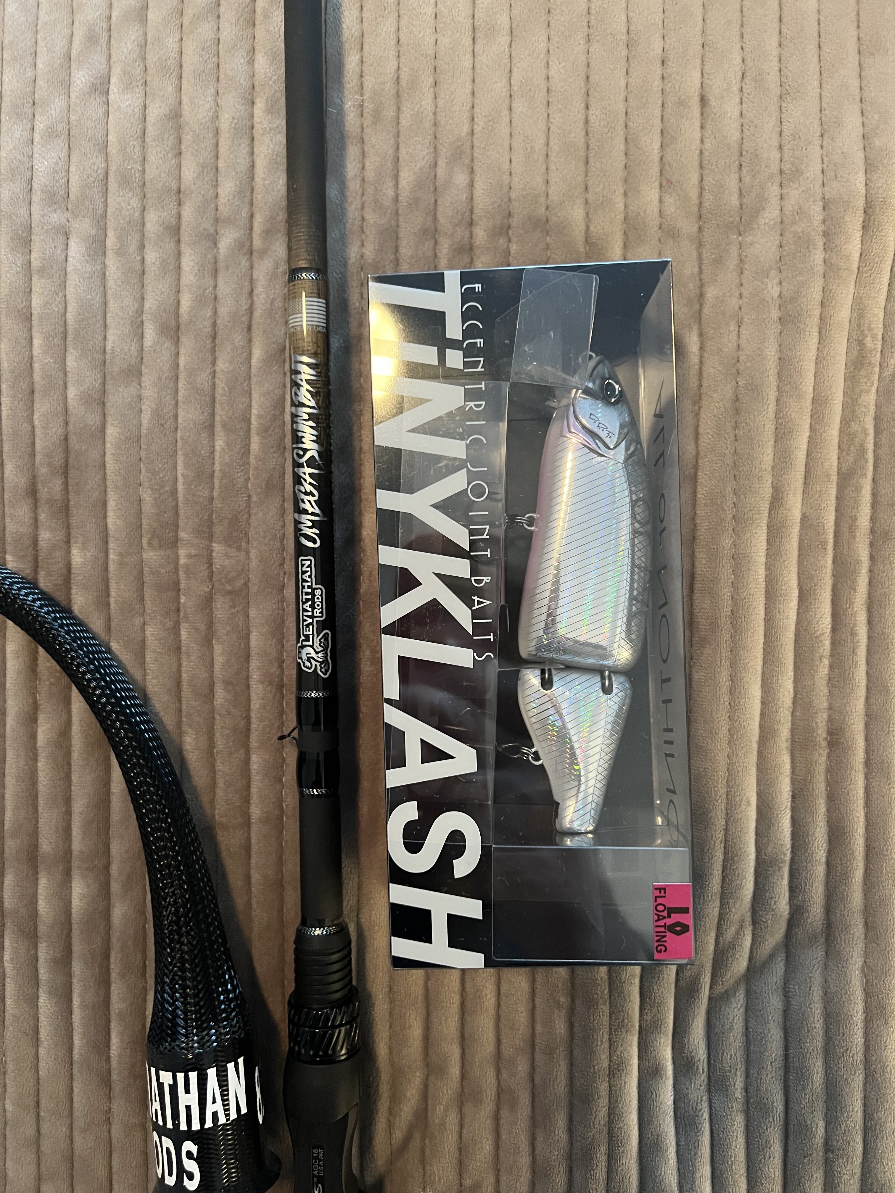 Leviathan Omega Swimbait Rod / DRT TinyKlash - Black Market