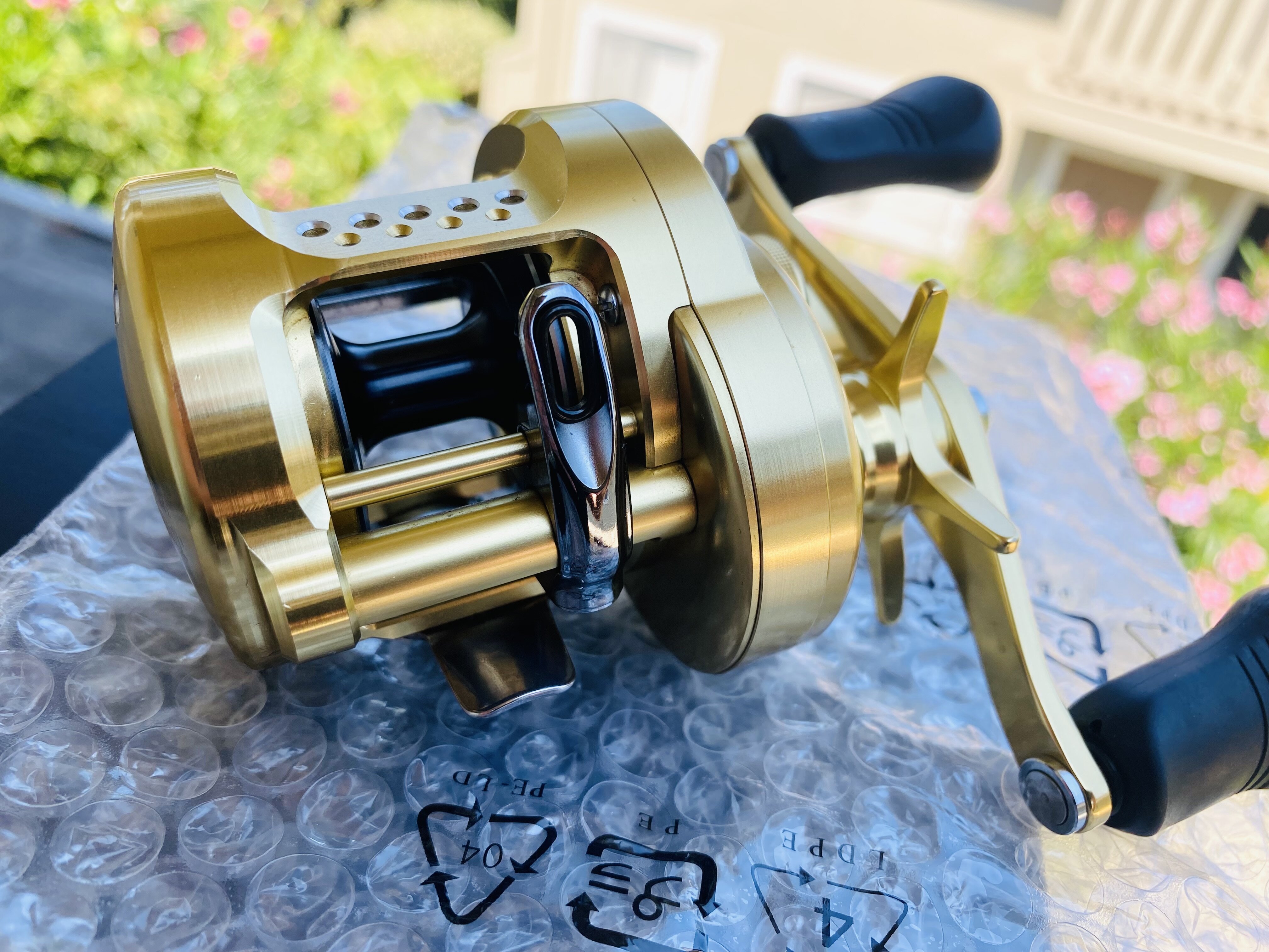 Shimano Calcutta Conquest 301 - Black Market - Swimbait Underground