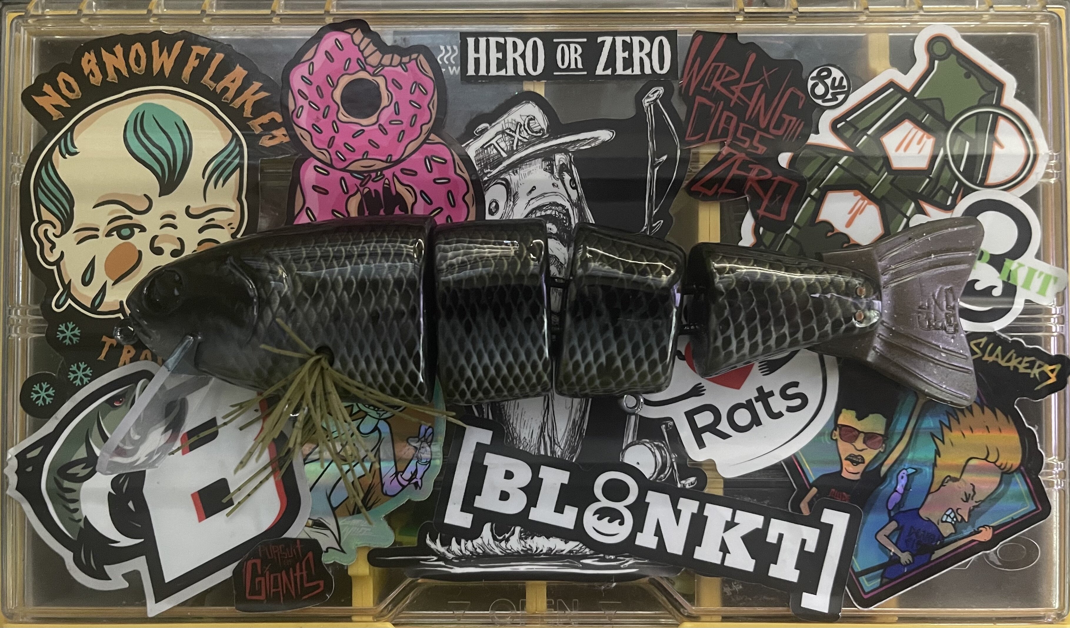 Toxic Baits Mini Trucha x Bassjak - Black Market - Swimbait
