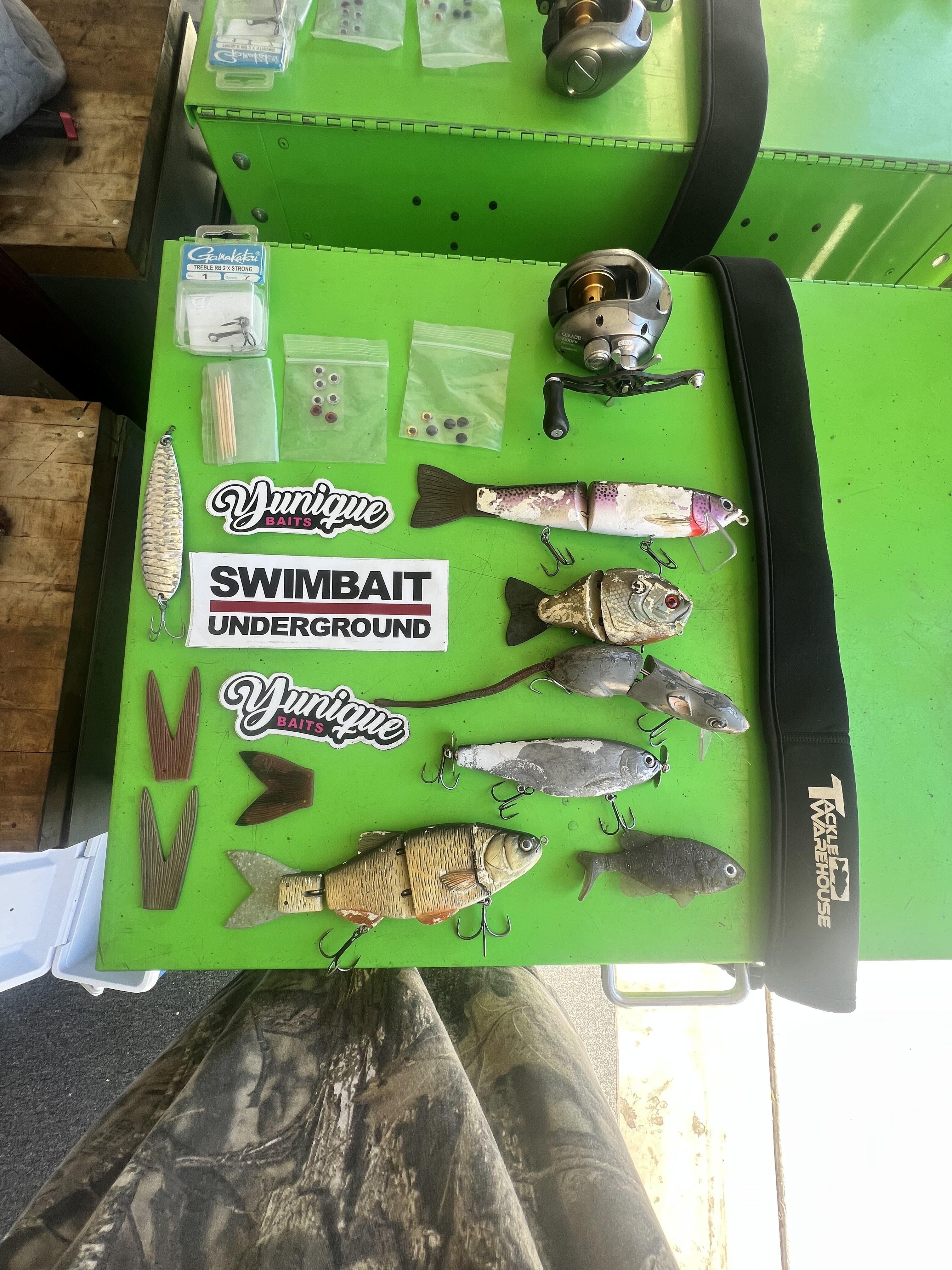 swimbait-gear-bundle-black-market-swimbait-underground