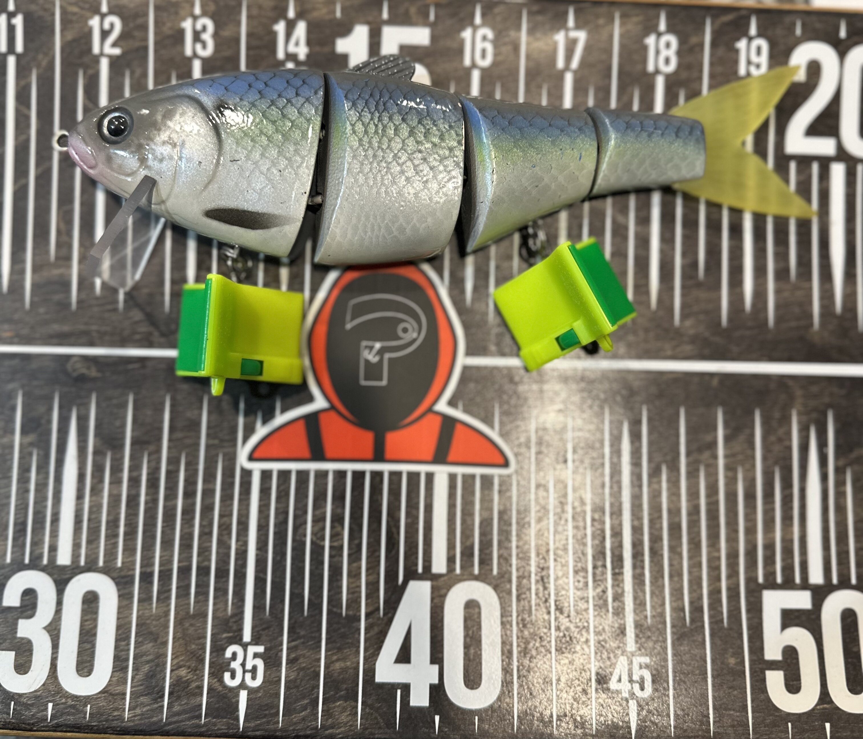 Bucca bull Shad glide - Black Market - Swimbait Underground