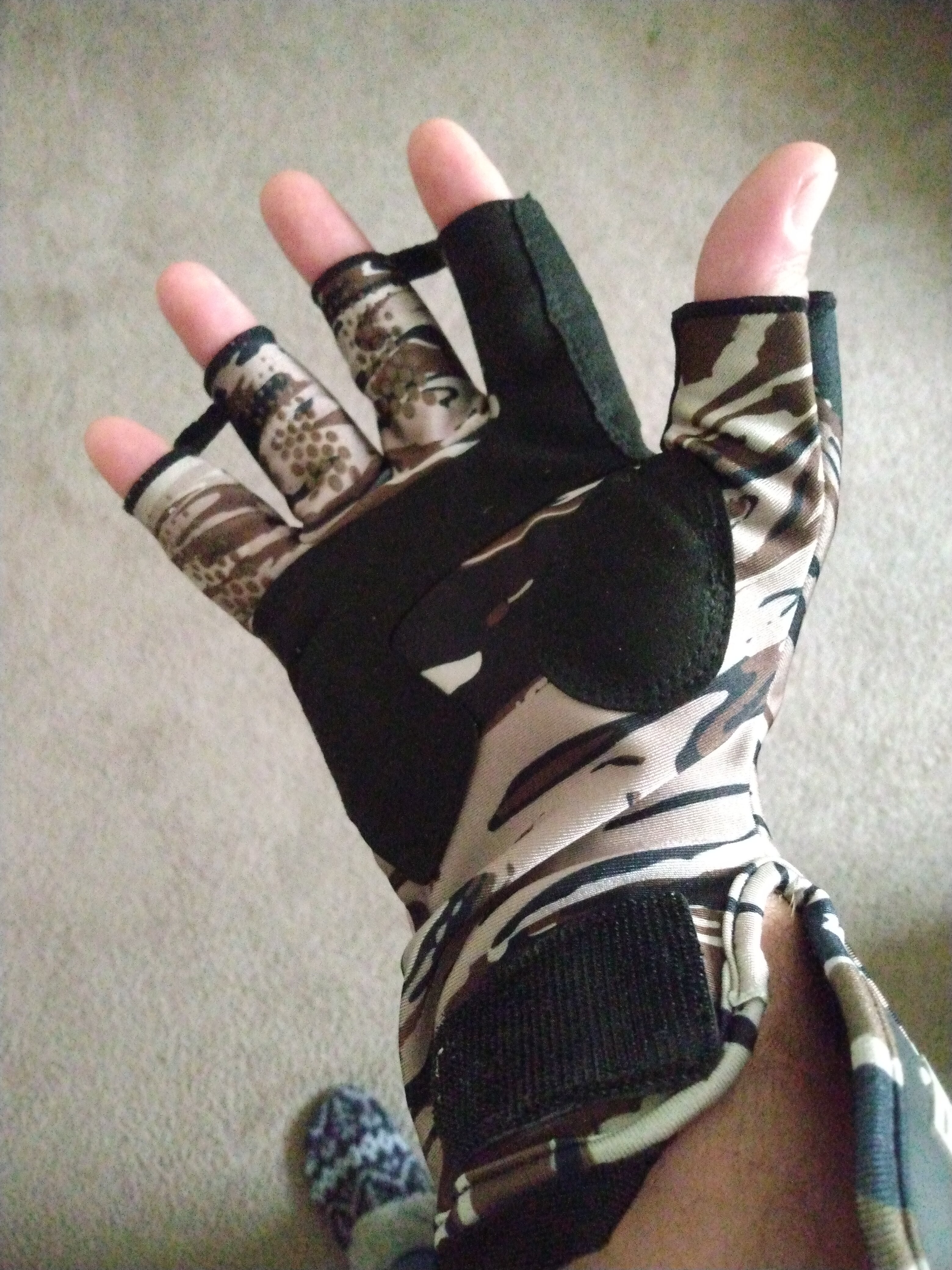Stand Mitts by Chill-N-Reel: Warm Thumbless Mittens for Hunting