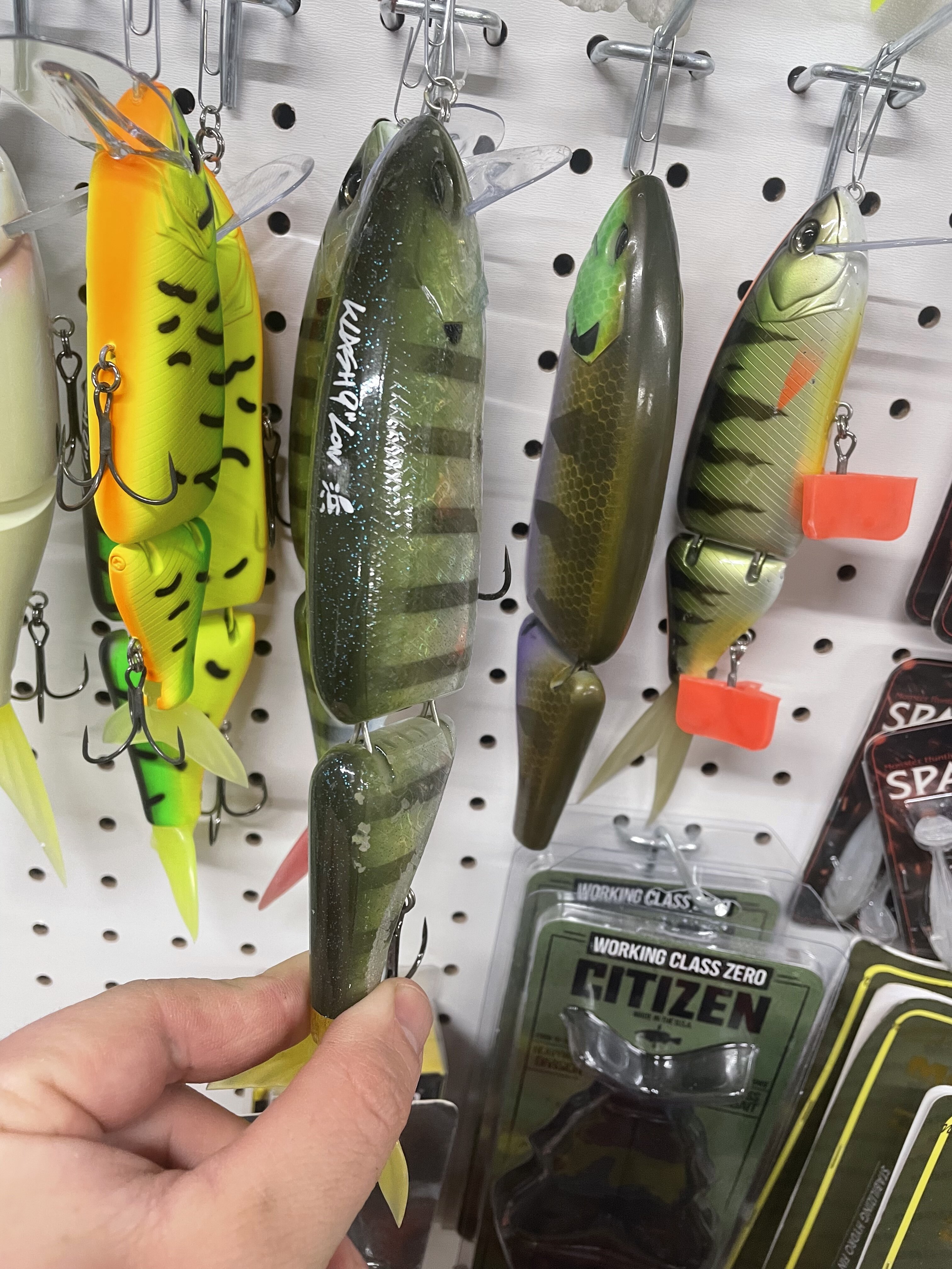 注目ショップ・ブランドのギフト Klash Underground Swimbait - Market Black - gill stealth low 9 ルアー・フライ