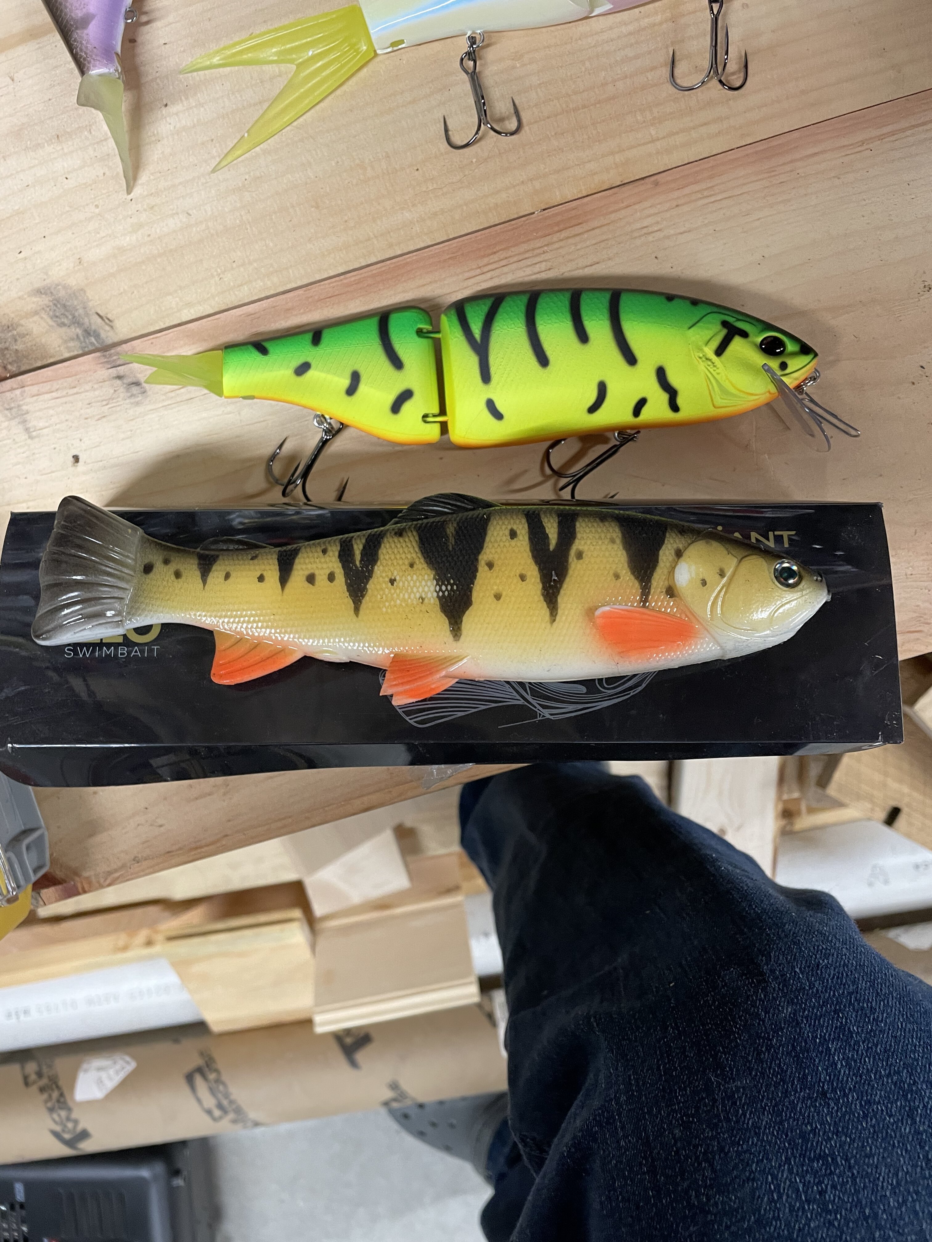 8.25 DEFIANT 210 SWIMBAIT