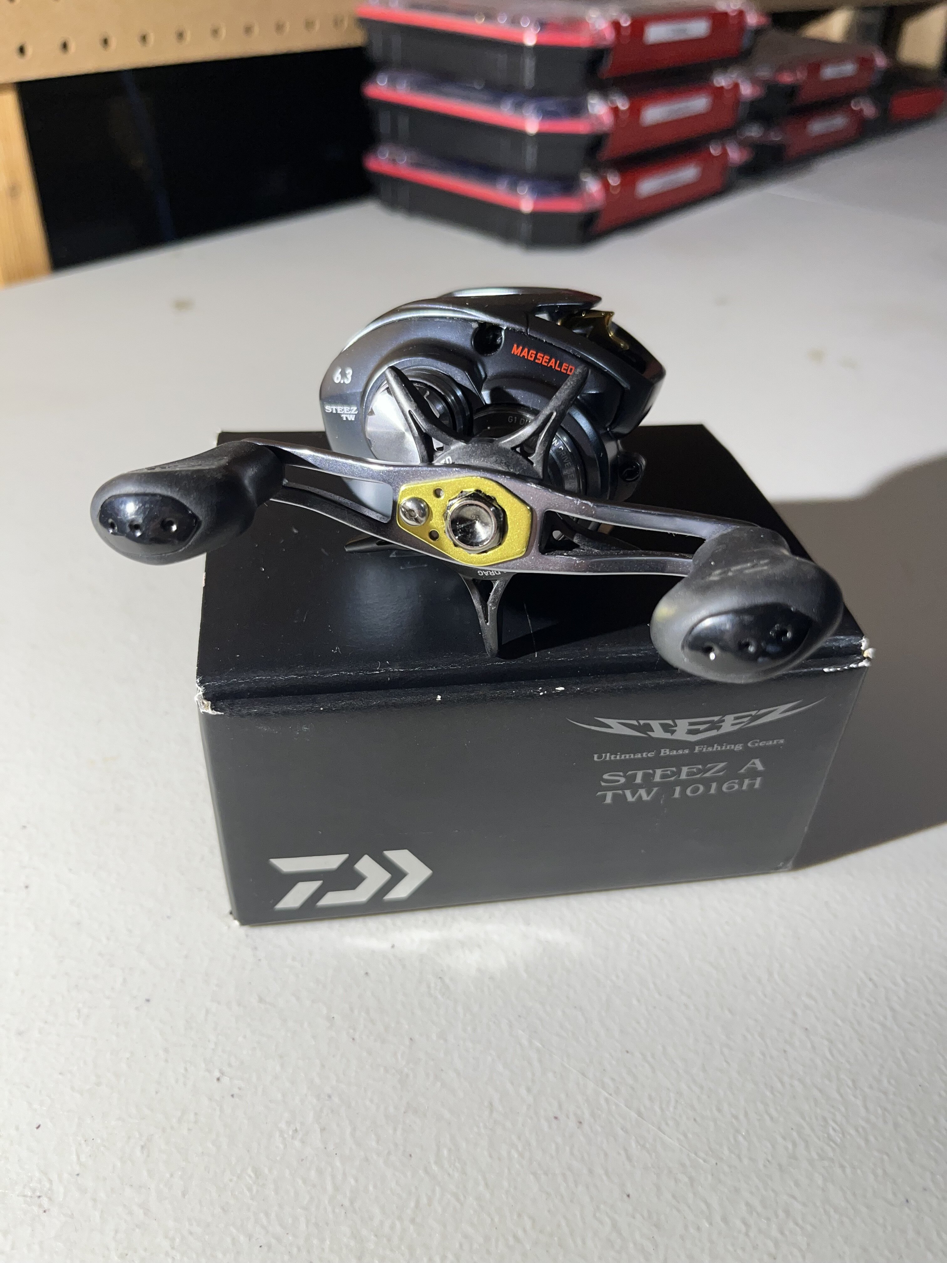 Daiwa steez A TW - Black Market - Swimbait Underground