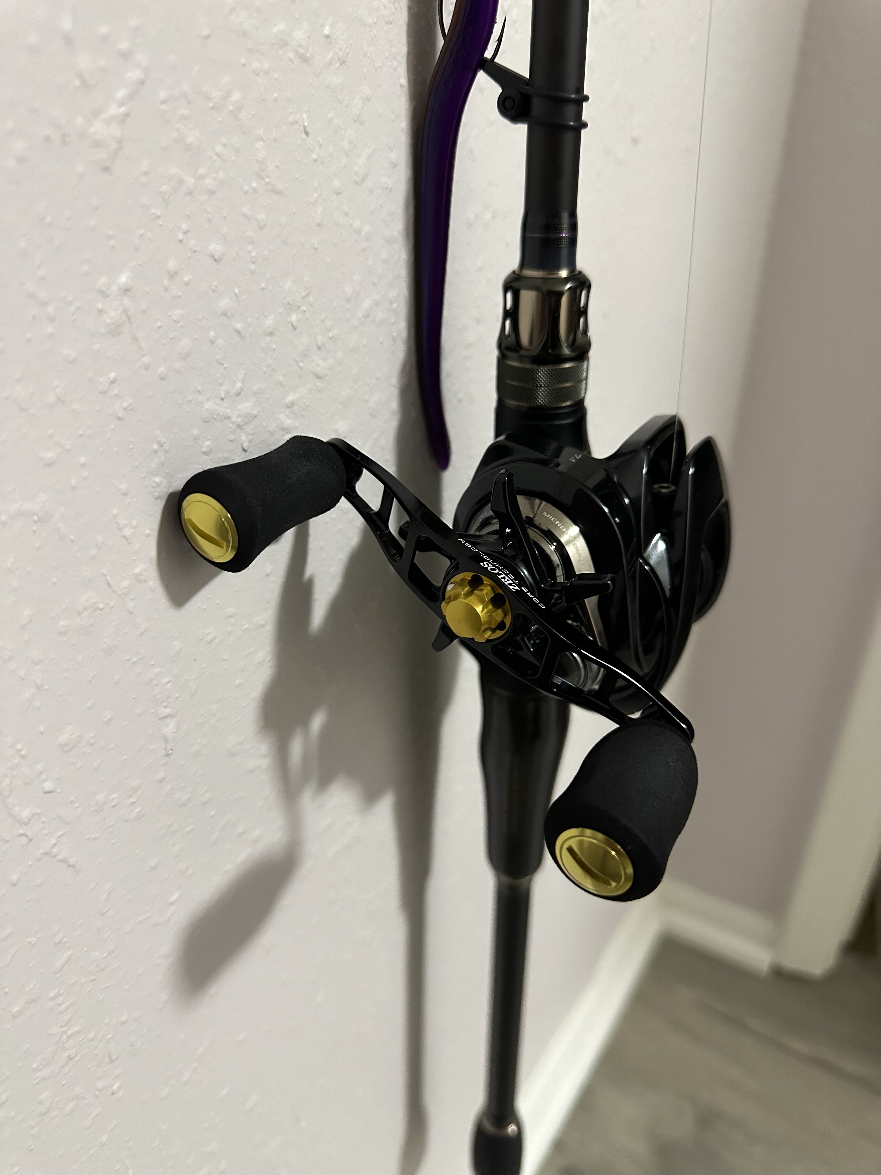 24 Shimano metanium DC 71hg - Black Market - Swimbait Underground