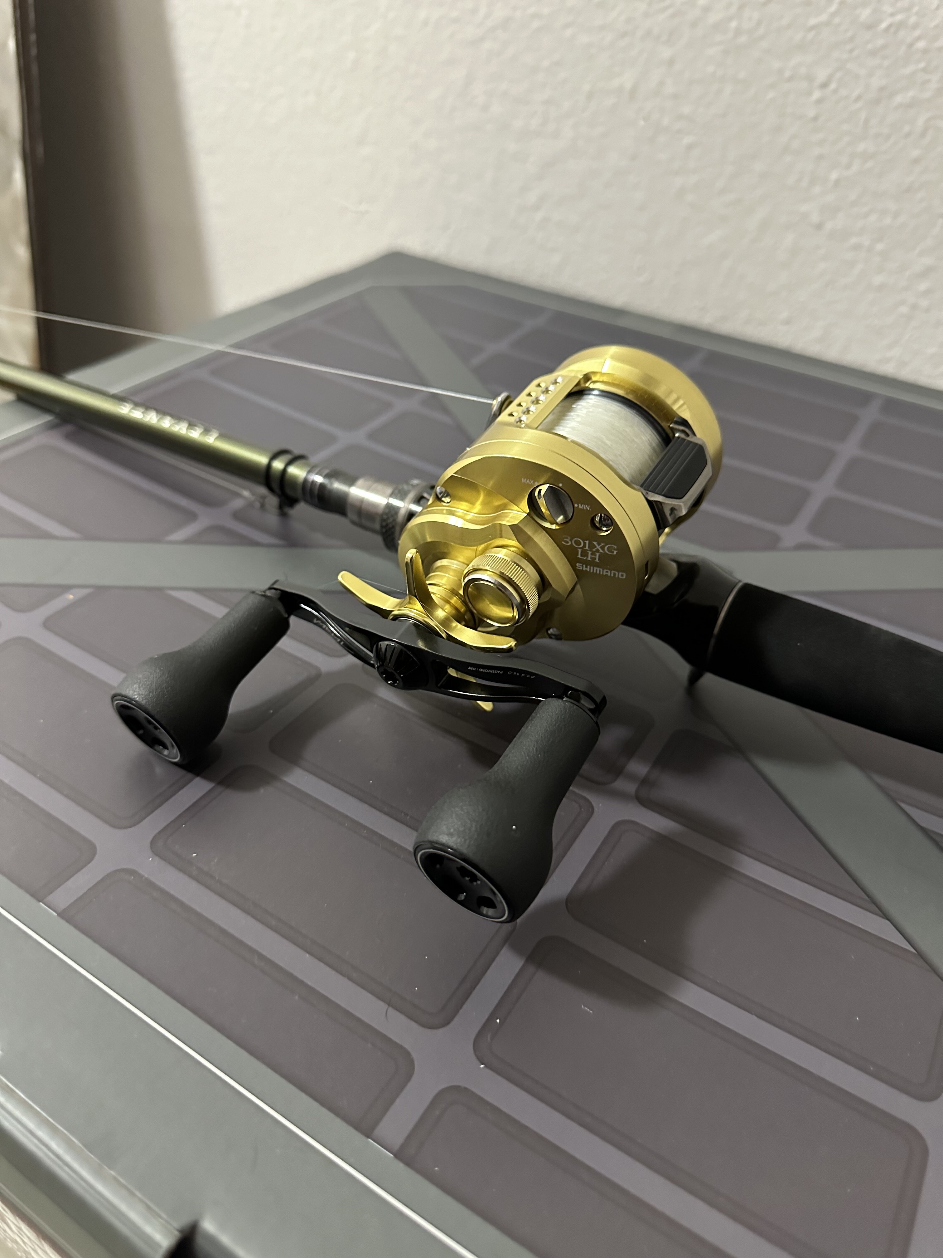 2023 Shimano Calcutta conquest MD 301XGLH - Black Market