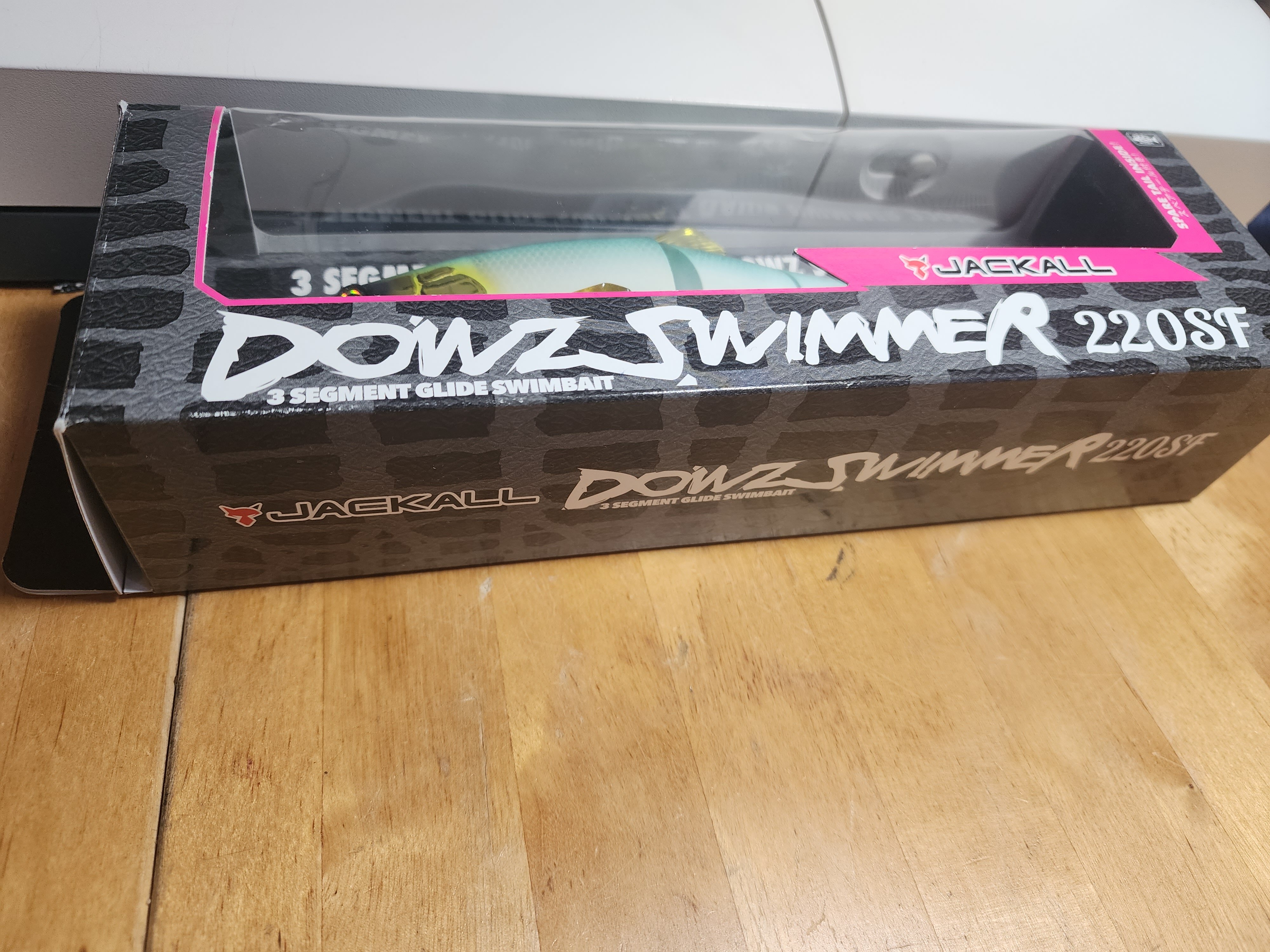 Jackall Dowz Swimmer 220SF. - Black Market - Swimbait