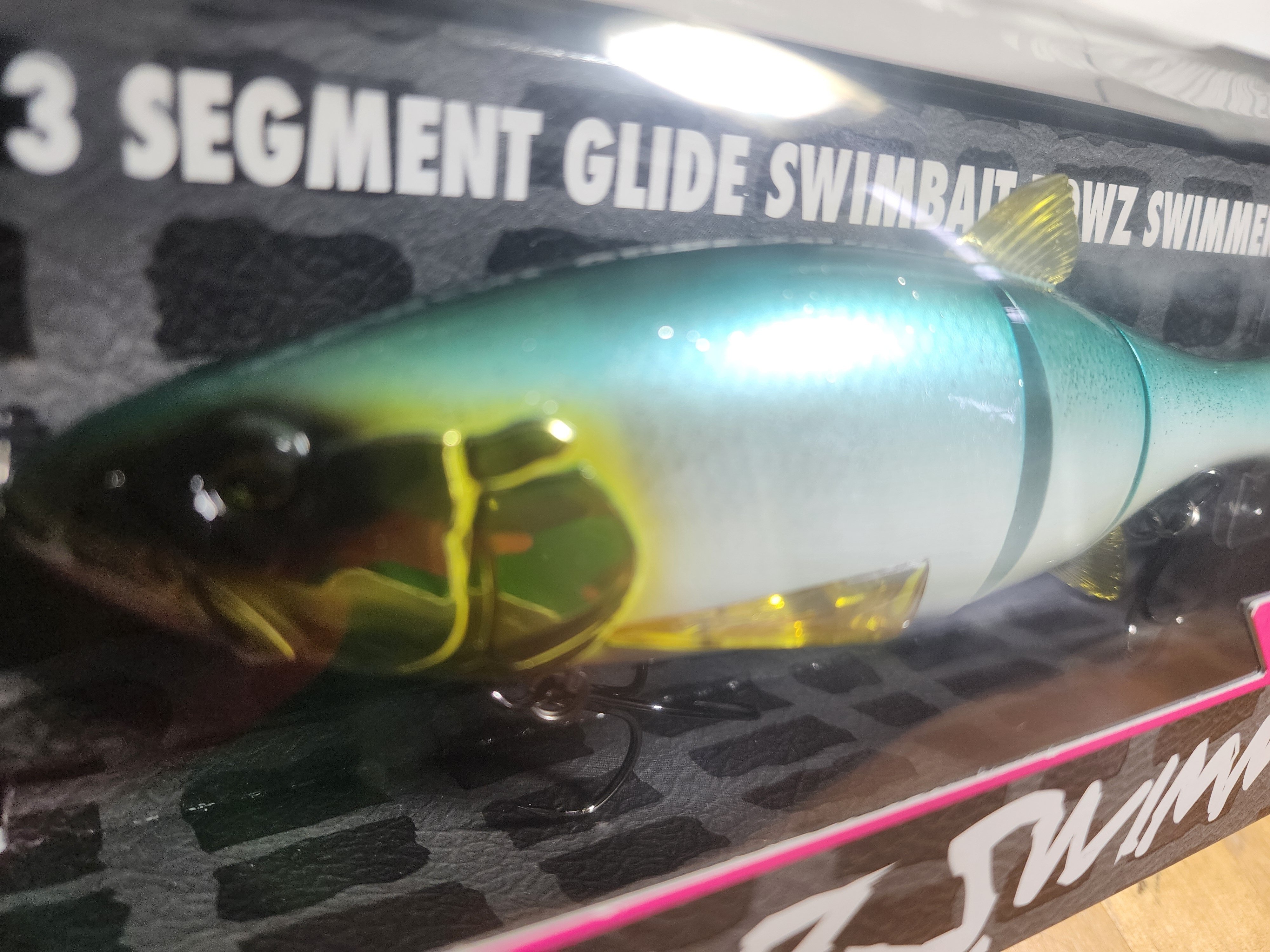 Jackall Dowz Swimmer 220SF. - Black Market - Swimbait