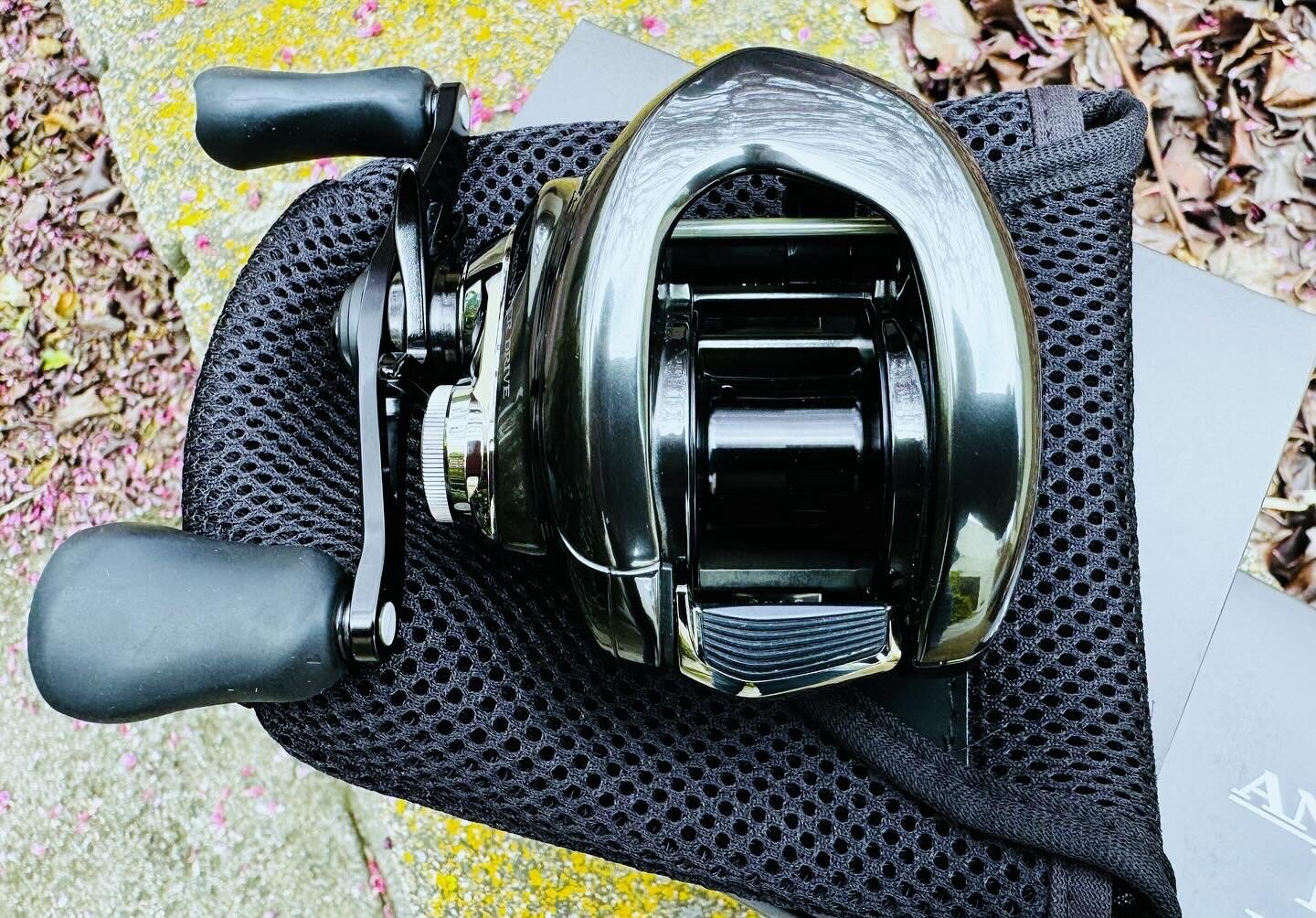 Shimano Antares DC MD HG Lefty! - Black Market - Swimbait Underground