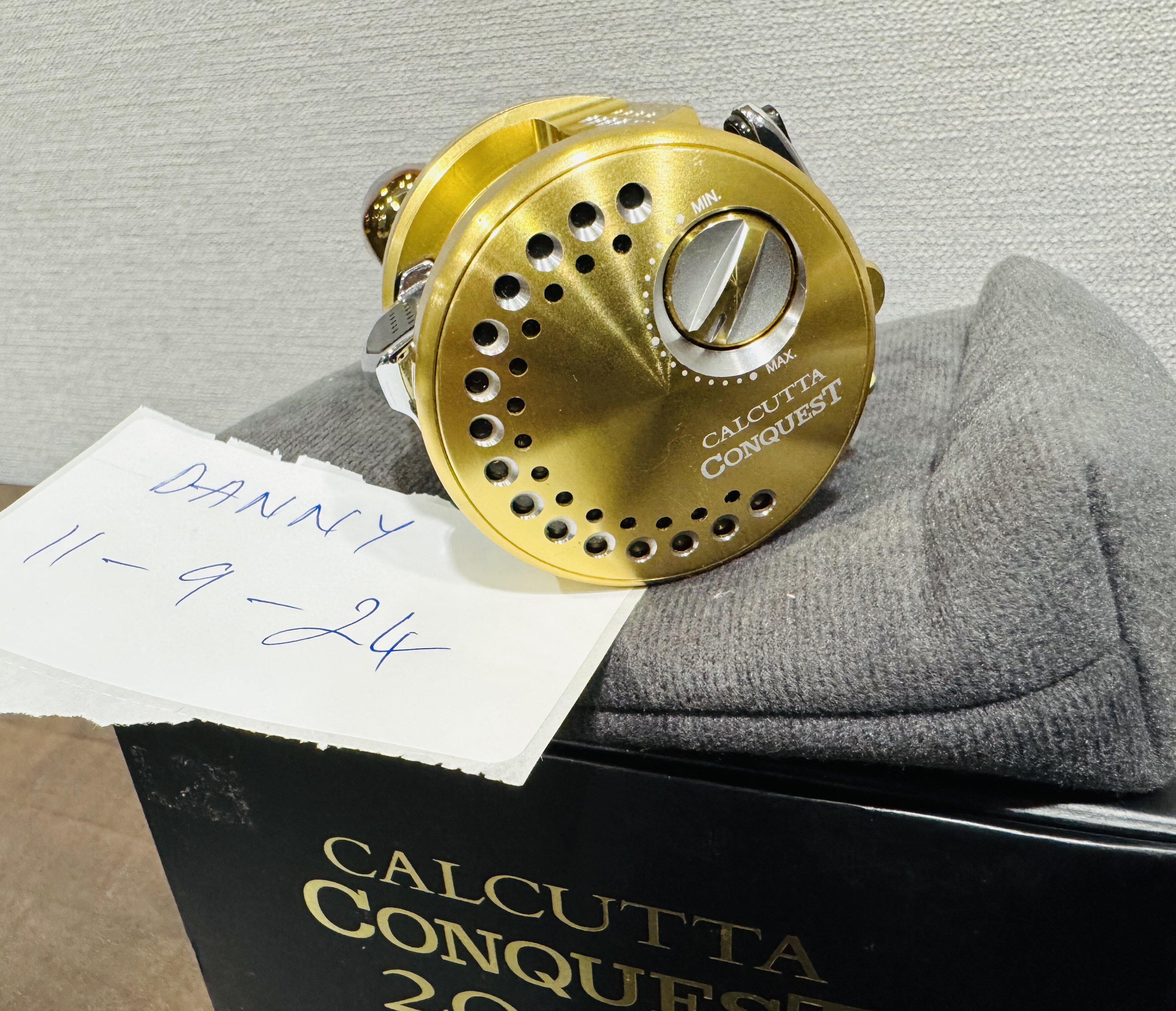Shimano Calcutta Conquest 201Hg - Black Market - Swimbait Underground