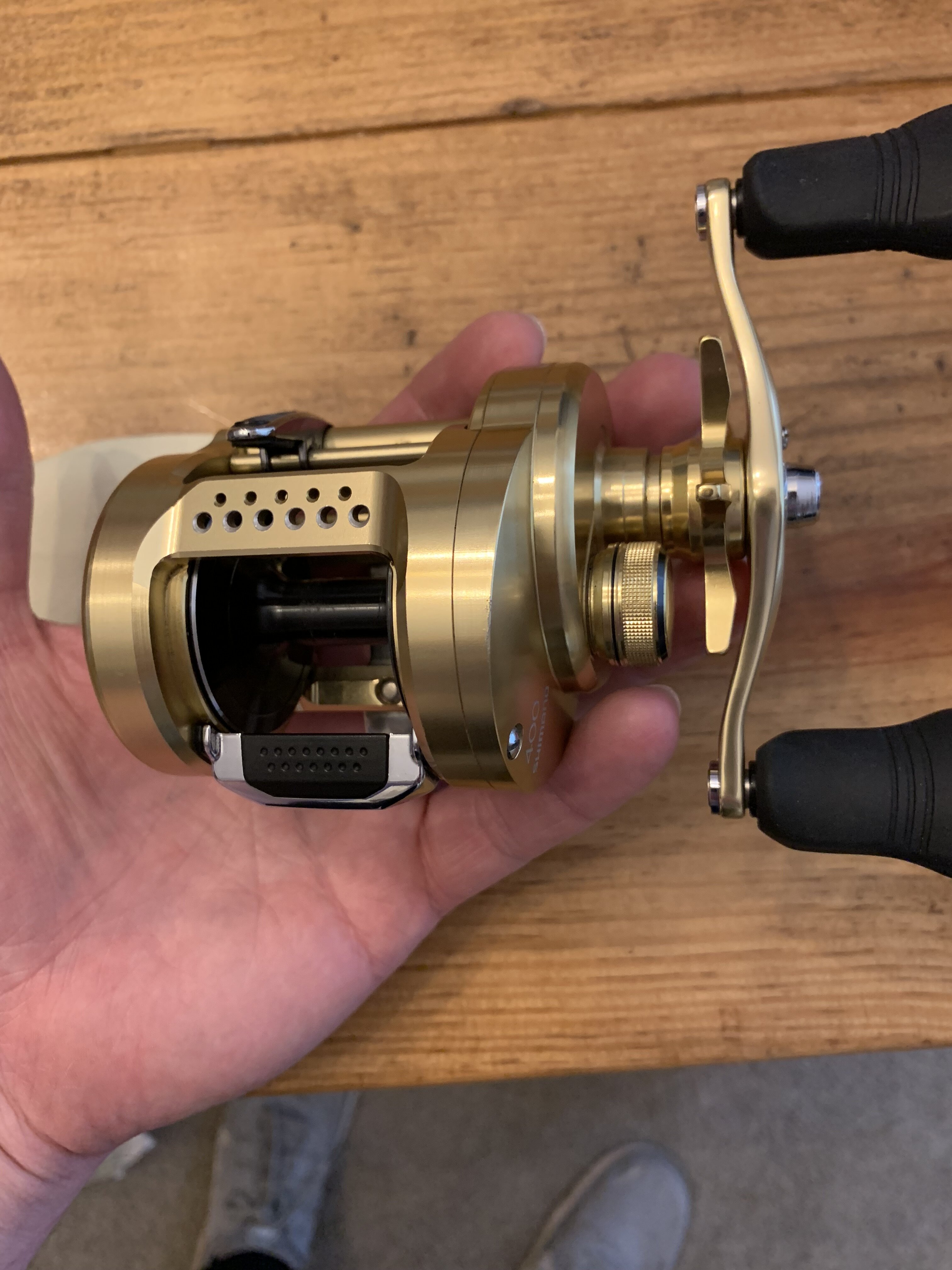 18SHIMANO CALCUTTA CONQUEST 301 ベイトリール Calcutta Conquest 400