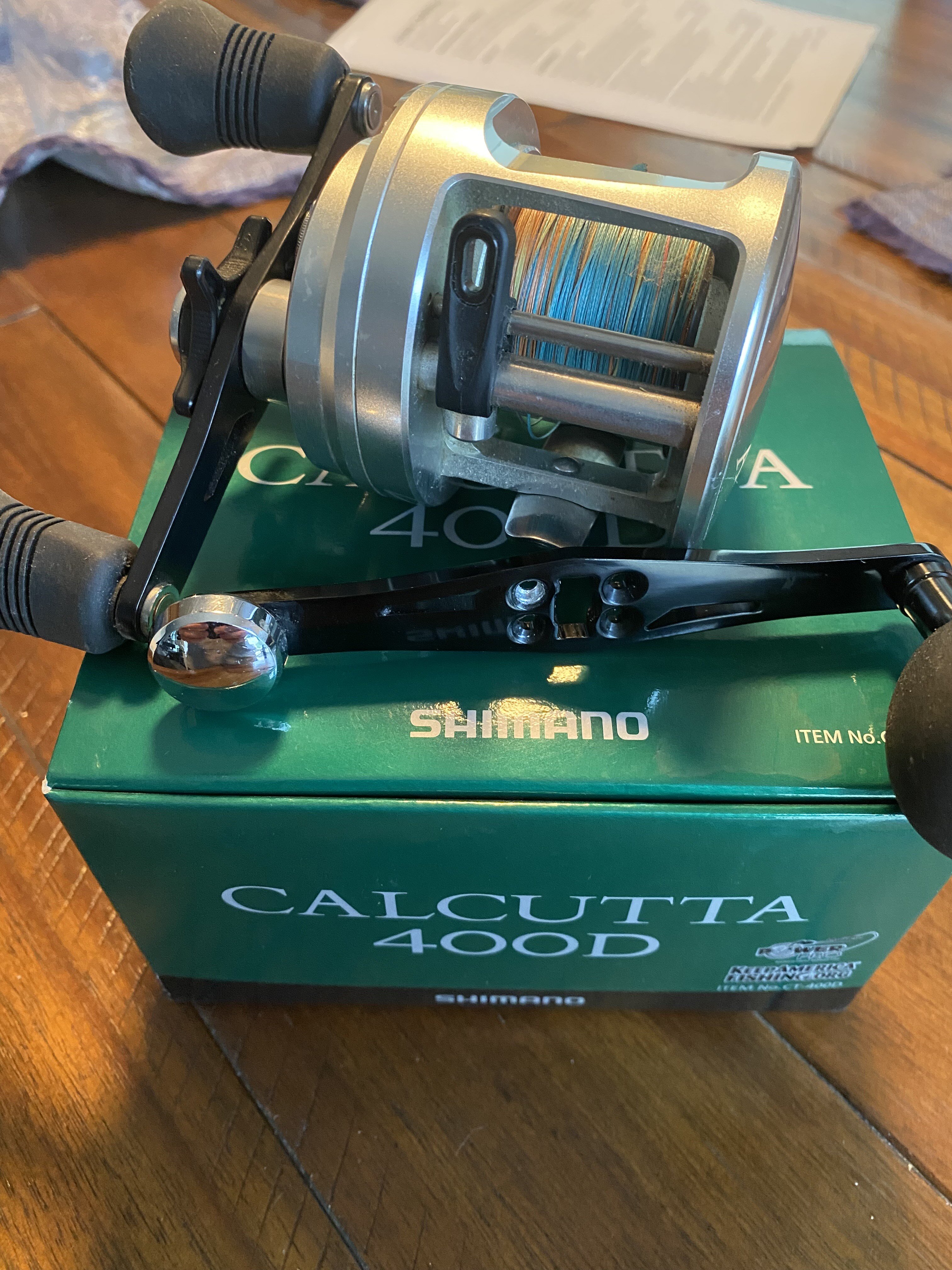 Shimano Calcutta 400D w/ power handle - Black Market - Swimbait