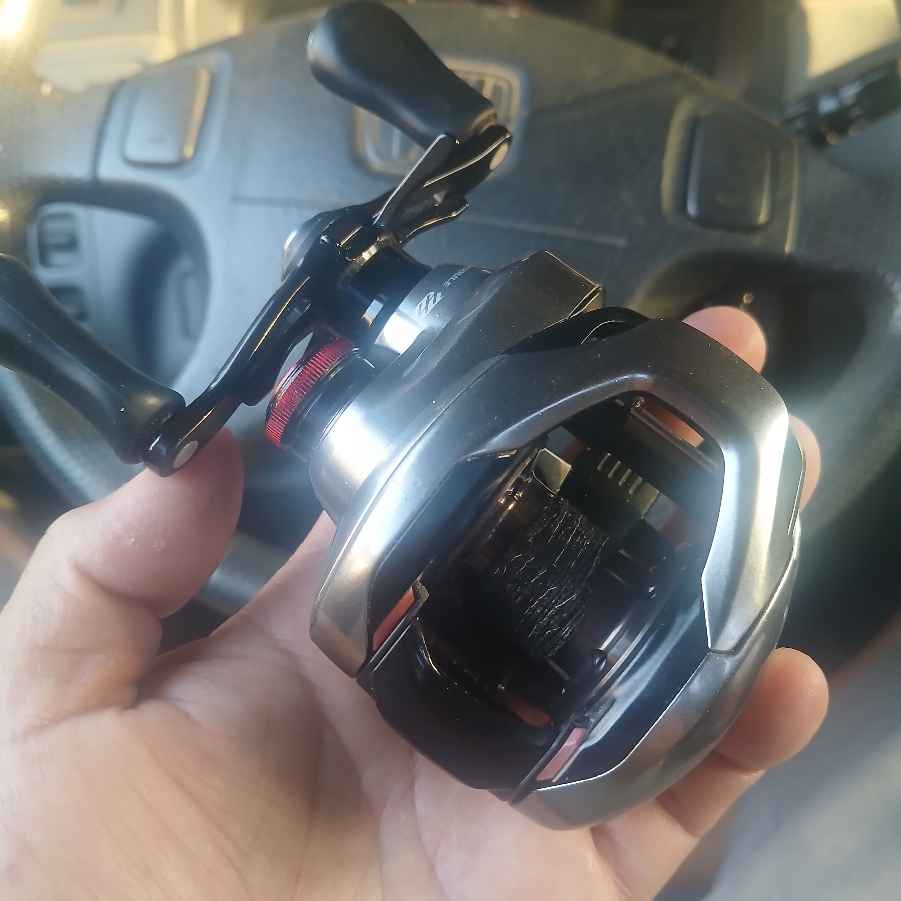 Shimano scorpion 151HG DC - Black Market - Swimbait Underground