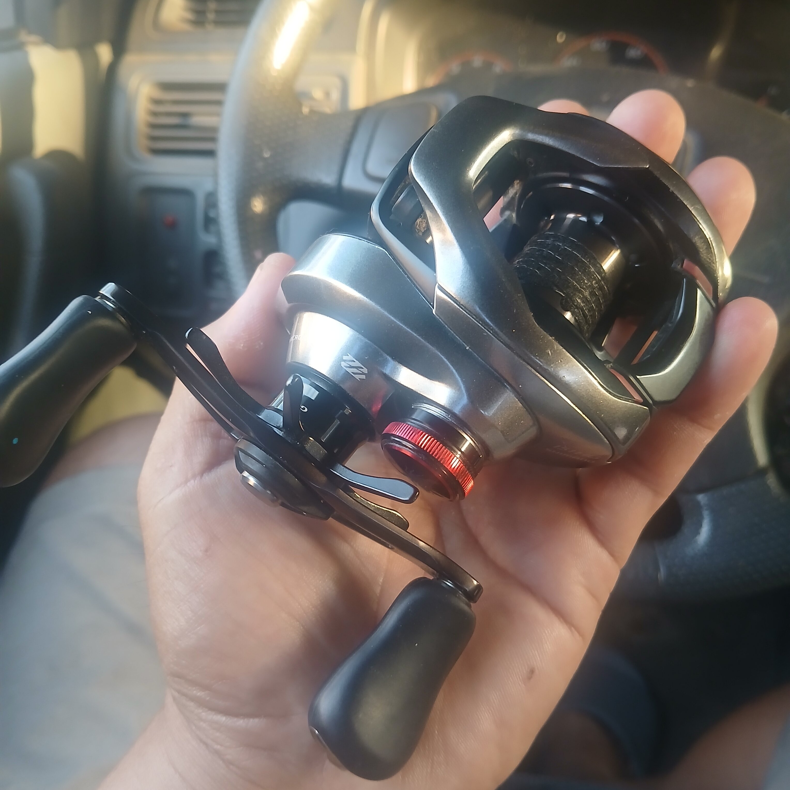 Shimano scorpion 151HG DC - Black Market - Swimbait Underground