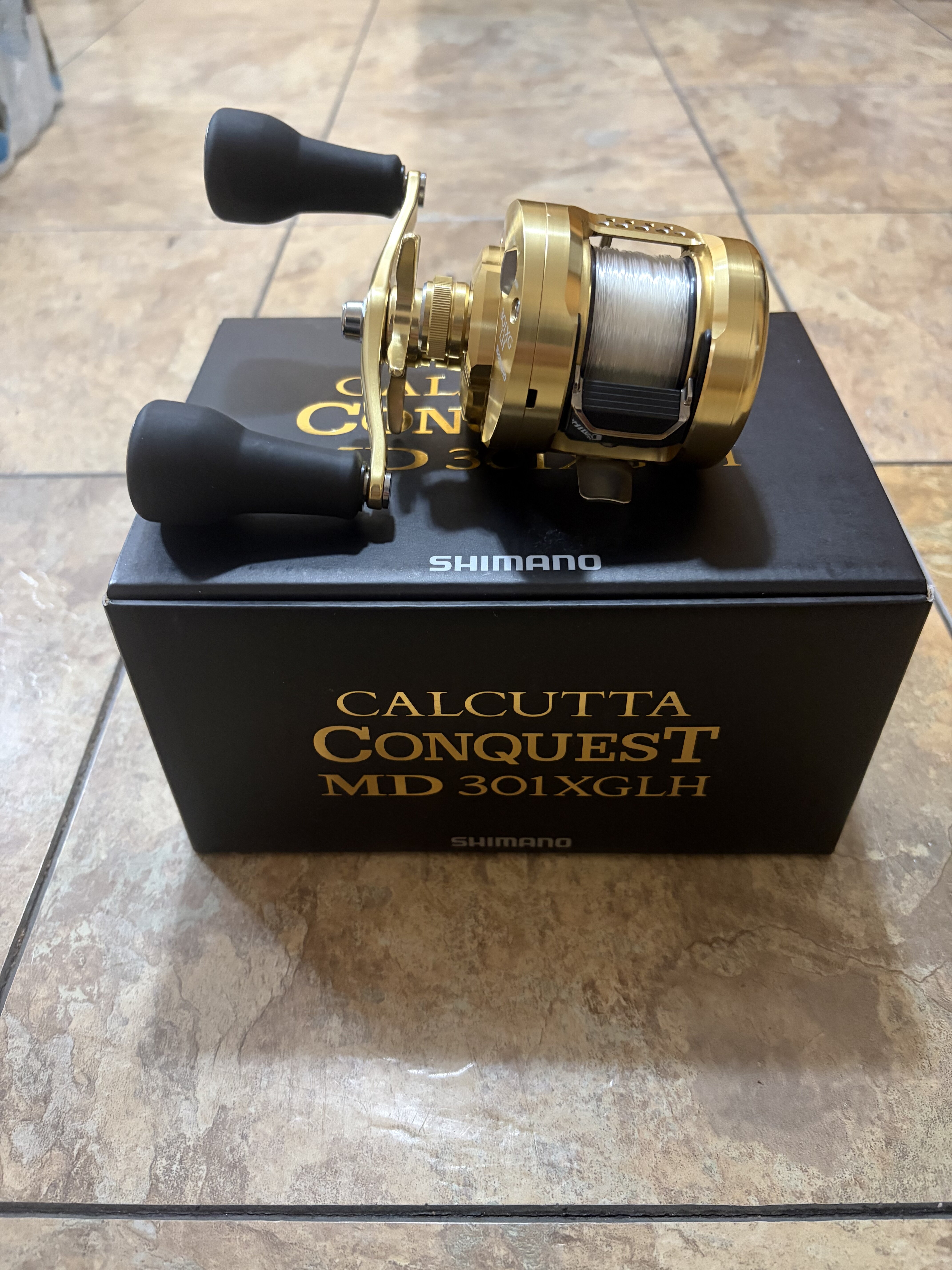 23 Calcutta Conquest MD 301XGLH - Black Market - Swimbait Underground