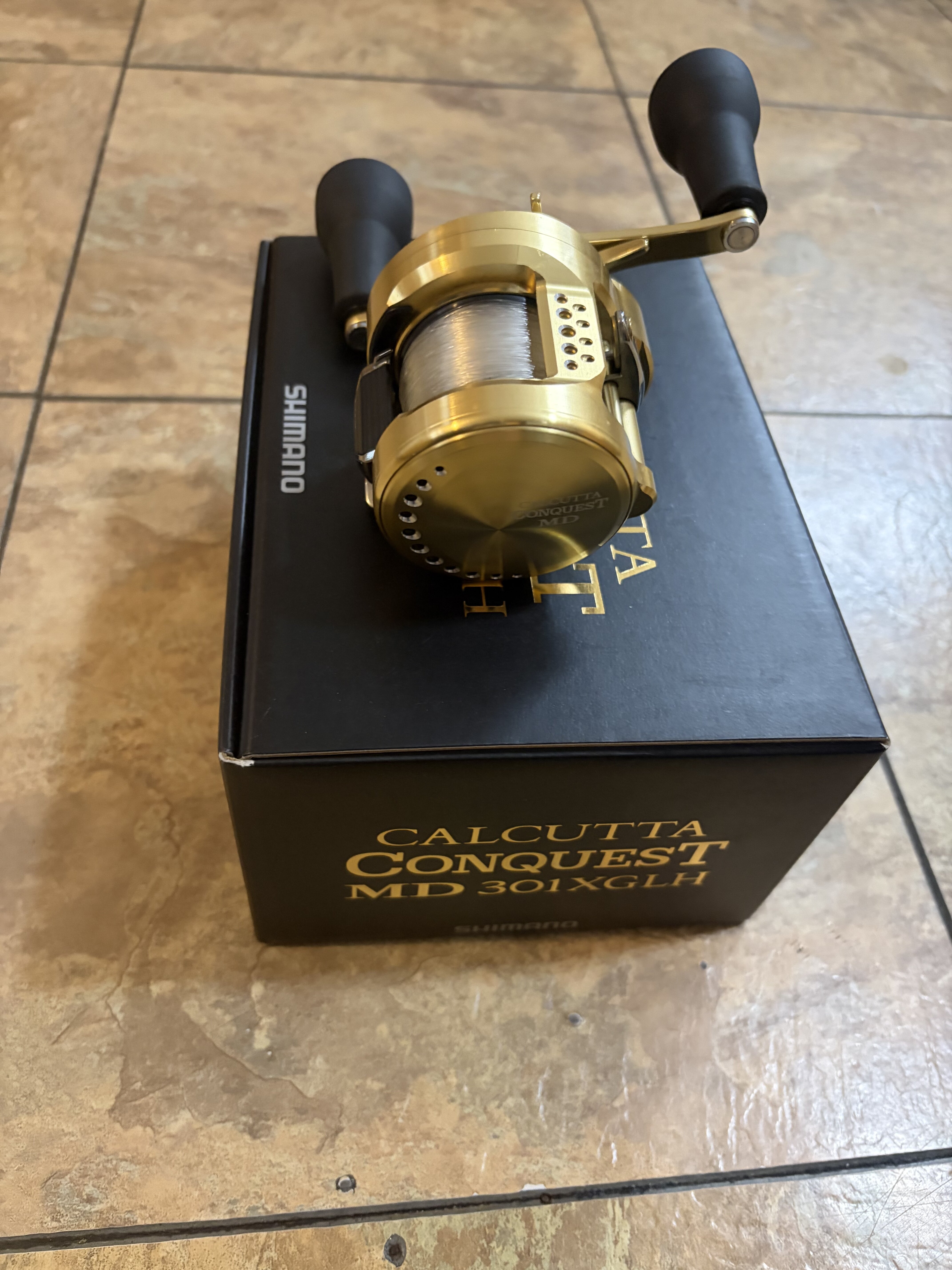 23 Calcutta Conquest MD 301XGLH - Black Market - Swimbait Underground