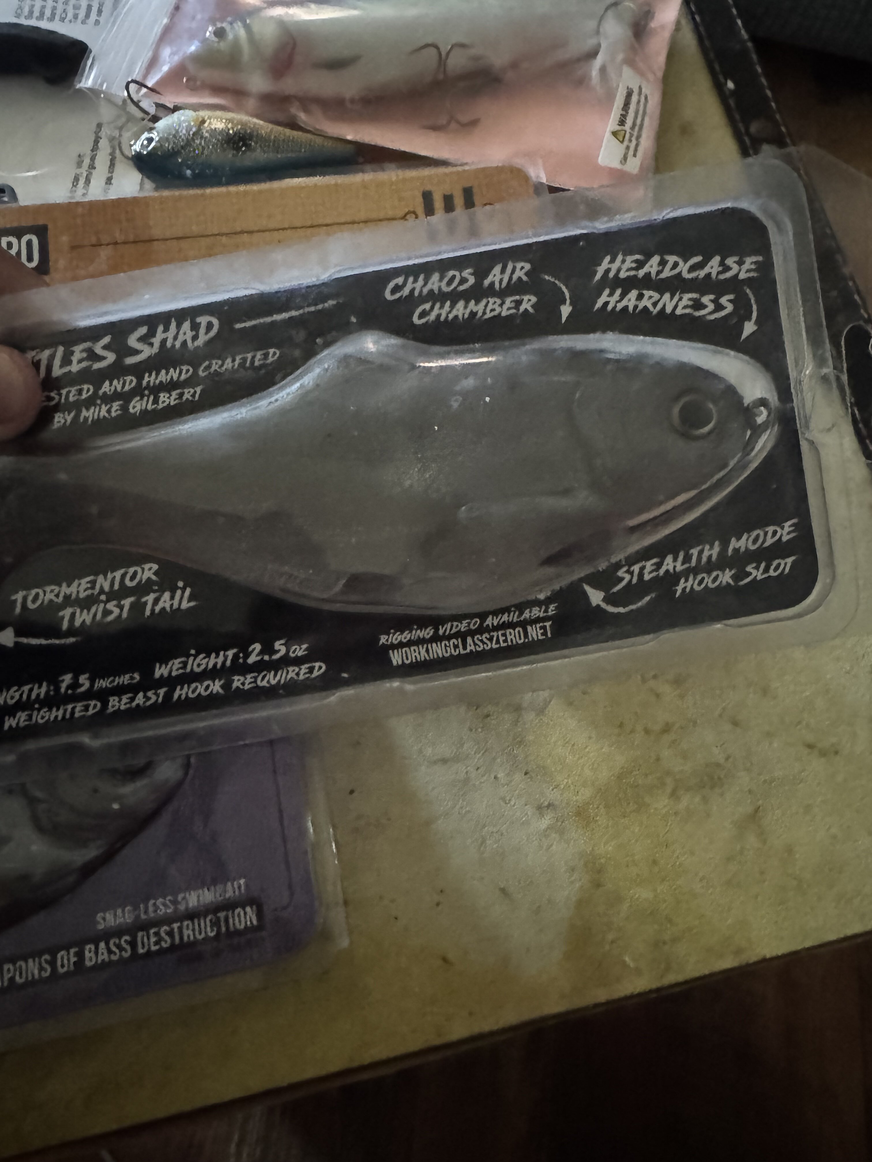 WCZ lot tyrant 8 battle Shad Heckler - Black Market - Swimbait